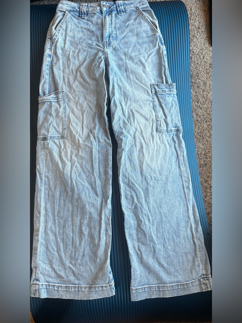 American Eagle Outfitters Light Blue Relaxed Cargo Jeans